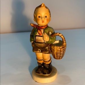 Porcelain figurine by Hummel